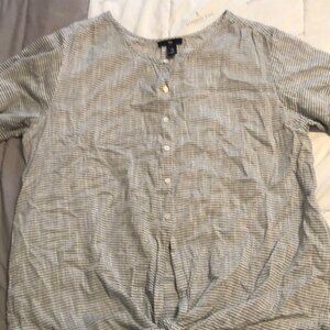 Gap size medium tie front blue stripped button